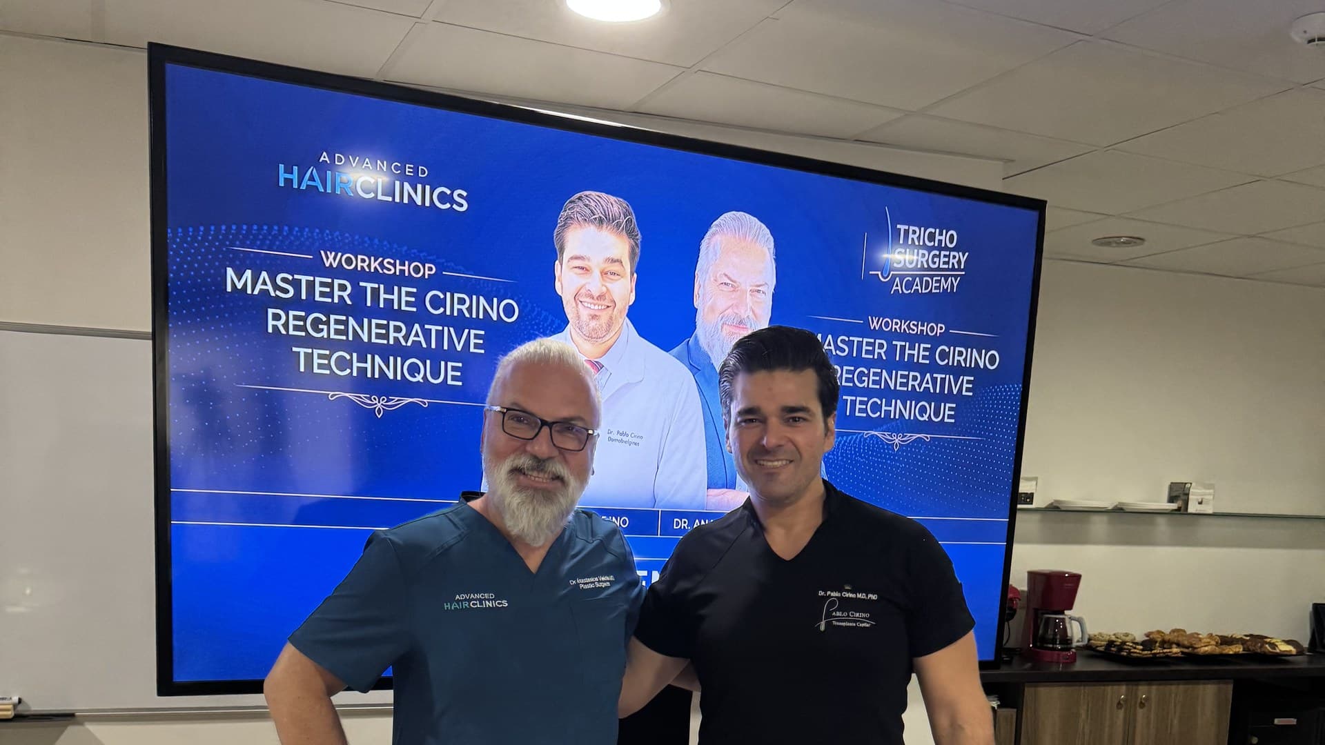 Ο Δρ. Αναστάσιος Βεκρής και ο Dr. Pablo Cirino στο workshop της Advanced Hair Clinics